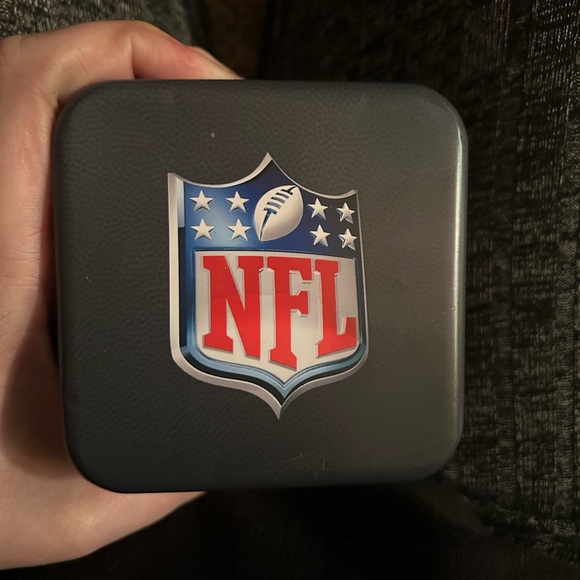 Men’s Steelers Football Fossil Watch - Picture 3 of 3